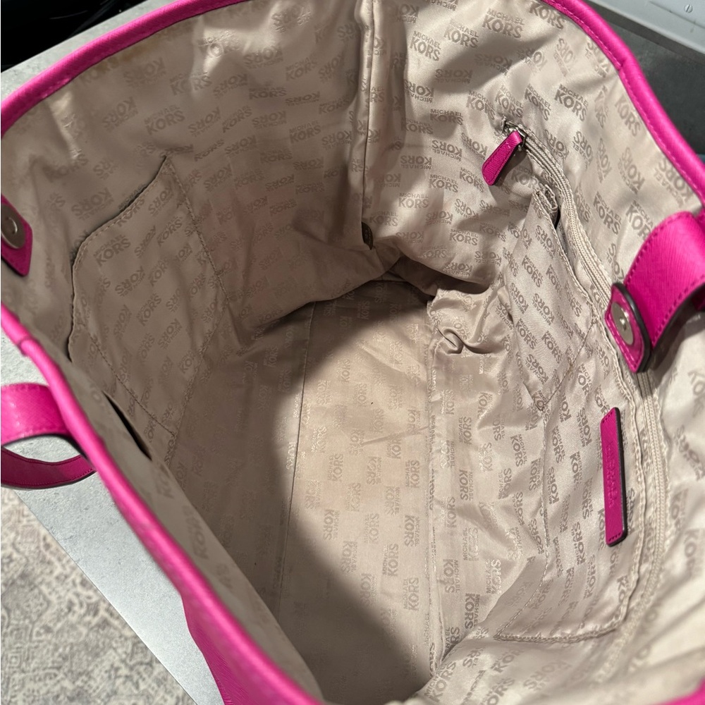 Michael Michael Kors Pink Tote! Preowned!! - Picture 8 of 12